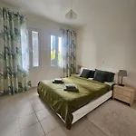 Quiet 61 Perivolia *