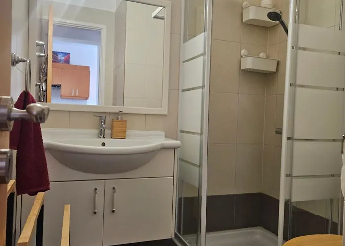 Quiet 61 Perivolia شقة Meneou